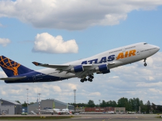 Boeing 747-422